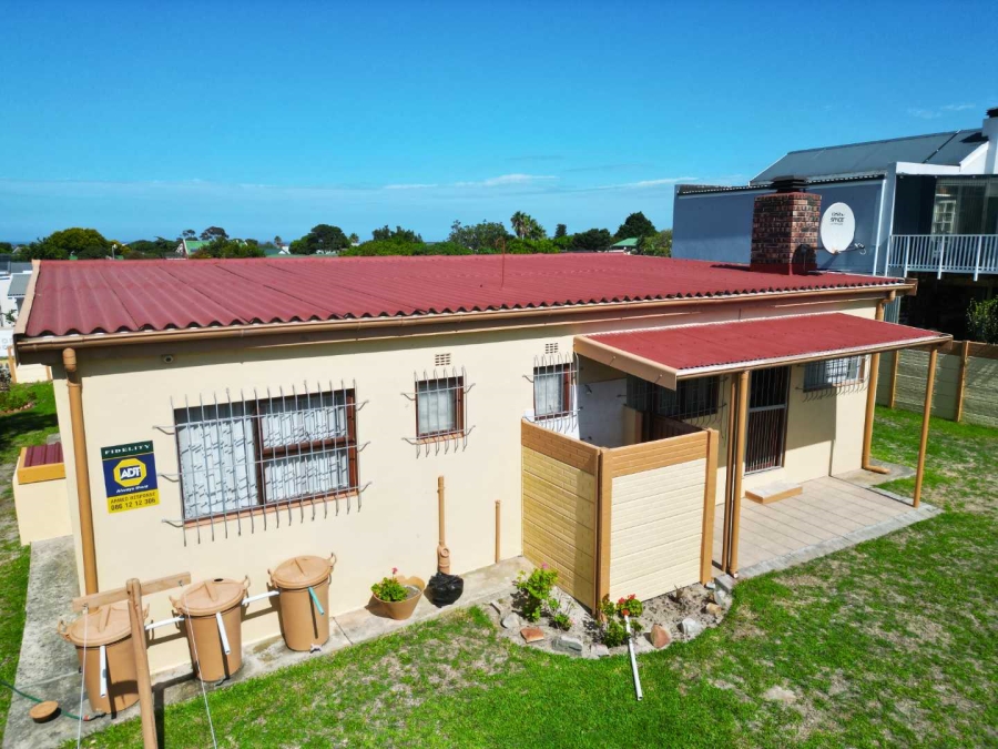 3 Bedroom Property for Sale in Sandbaai Western Cape